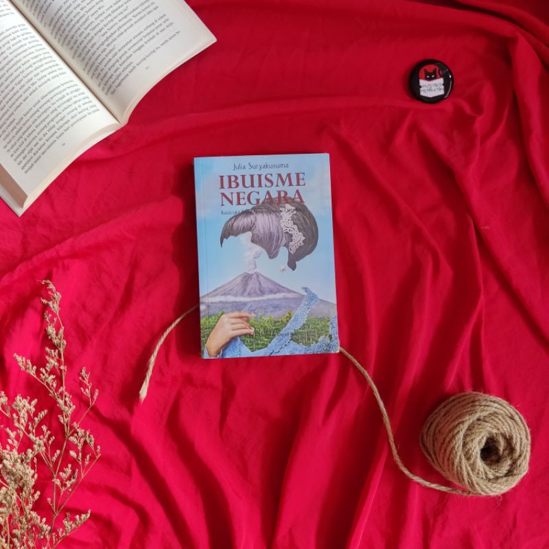 Ibuisme Negara - Julia Suryakusuma