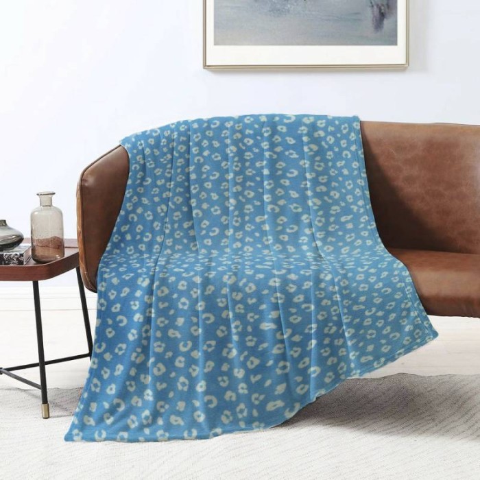 JYSK Selimut Tebal THROW FLANNEL SOILA 150X200CM BLUE