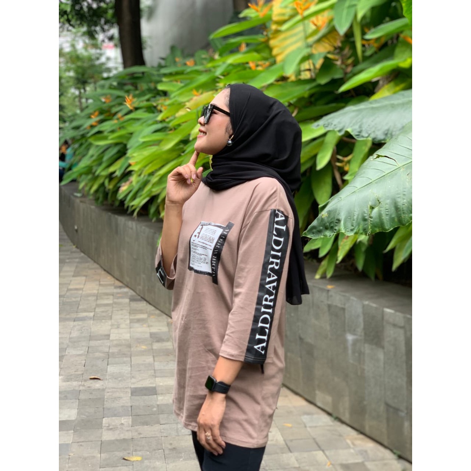 Aldira Kaos Oversize Wanita Hijab / Style Kaos Oversize Wanita / Outfit Kaos Oversize / Kaos Lengan 