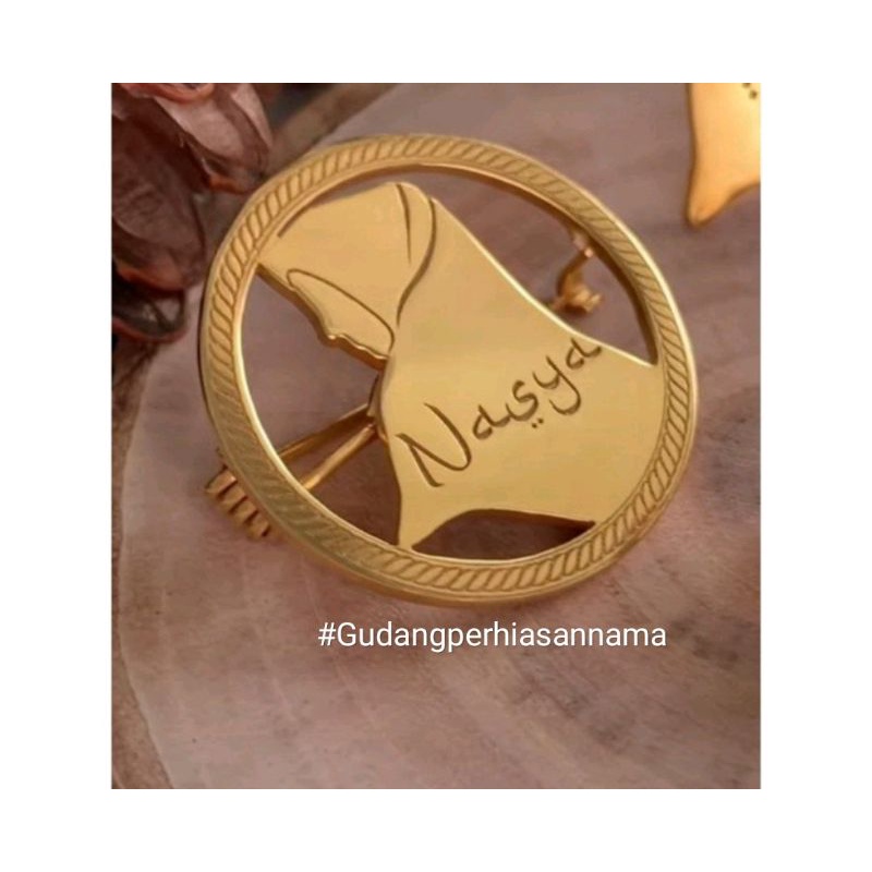 Bros nama / Bros hijab peniti