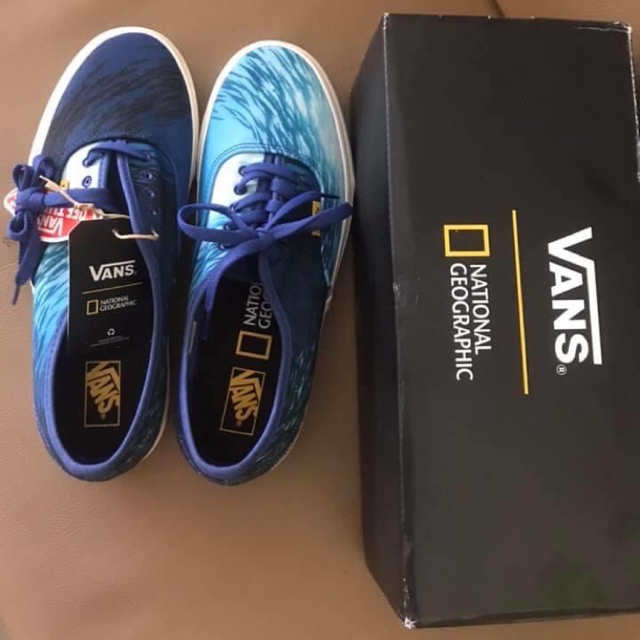 Vans Authentic X National Geographic