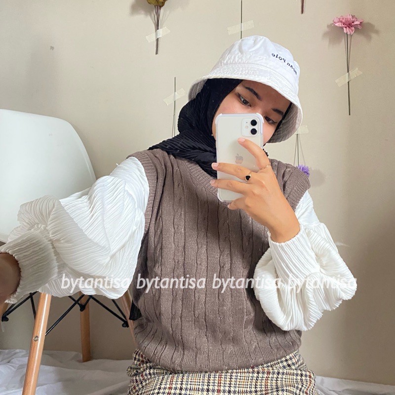 Vest Rajut Delmi | Rompi Rajut V Neck-Bergundy Vest