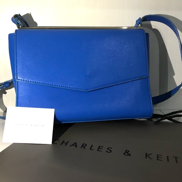 Tas Selempang Charles & Keith ORIGINAL (BEKAS)