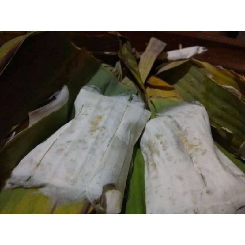 

Tempe Dele NON GMO Tempe Kedelai Murah Meriah 100% Tempe Godong Bungkus Daun Tempe Daun