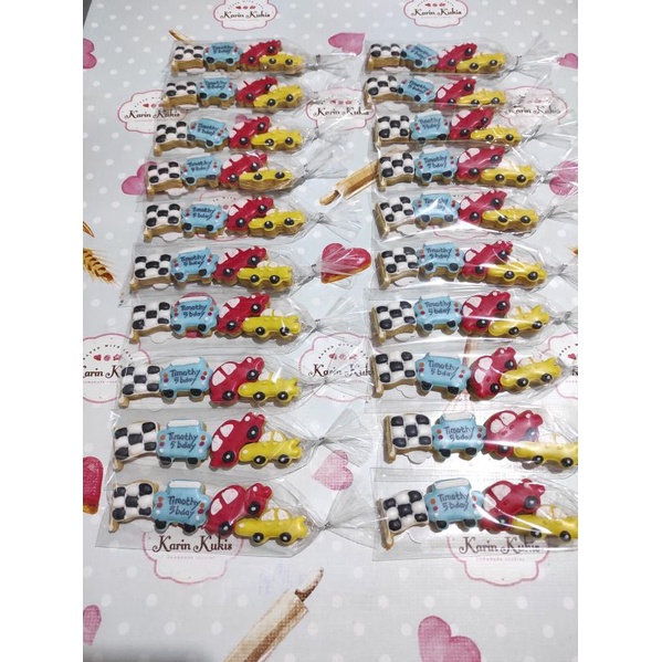 

HAMPERS, SOUVENIR KUKIS ULTAH TEMA CARS ISI 4