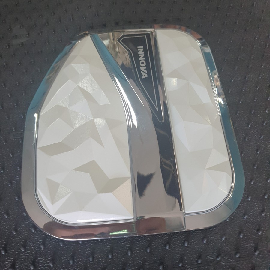 Tank Cover Pelapis Tutup Bensin Mobil INNOVA Luxury White