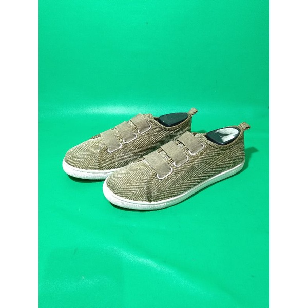 Sepatu slip on Rubi ORISize 37