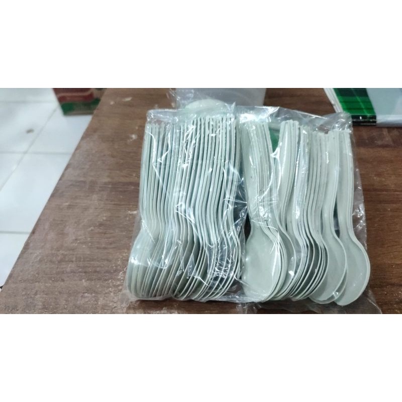 Sendok Plastik Tiga jeruk / sendok higienis dan murah repack ( 1pak isi 25pcs )