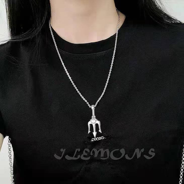 Raja Laut garpu tombak kalung TikTok merah Dia Wei yang sama gaya fashion liontin pria terak pribadi