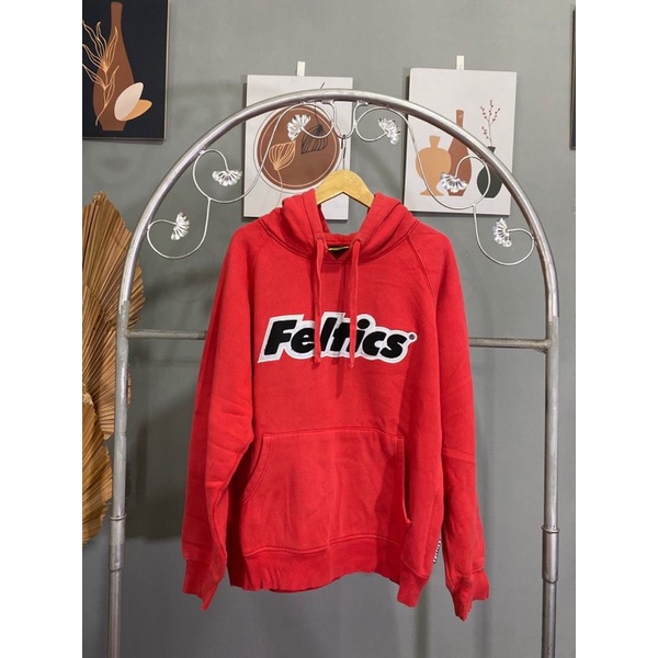 hoodie Feltics merah