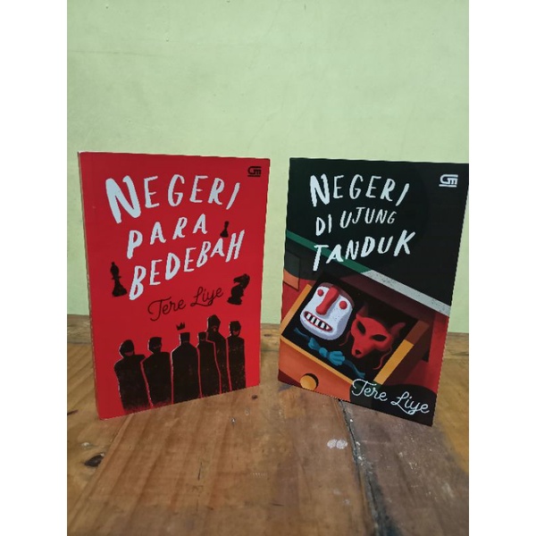 Paket Negeri Para Bedebah dan Negeri Di Ujung Tanduk (preloved)