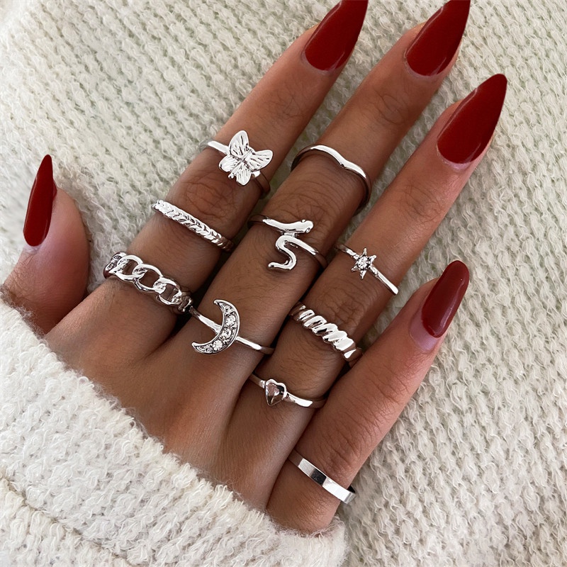 10pcs / Set Cincin Rantai Logam Bentuk Bulan Kupu-Kupu Hati Ular Aksen Berlian Gaya Retro Untuk Wanita