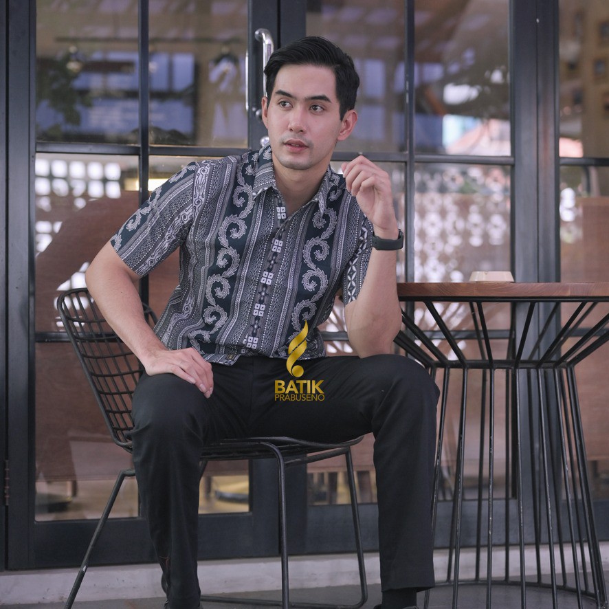 KEMEJA BAJU BATIK PRIA LENGAN PENDEK Prabuseno - LARAKAN  Kemeja Batik Pria Lengan Pendek Slimfit