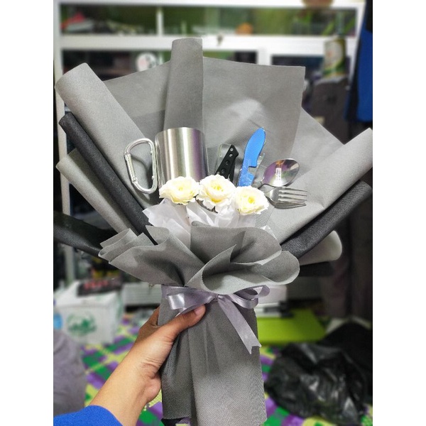 

BUKET | BUKET OUTDOOR | KADO WISUDA | KADO ULANG TAHUN | HAMPERS