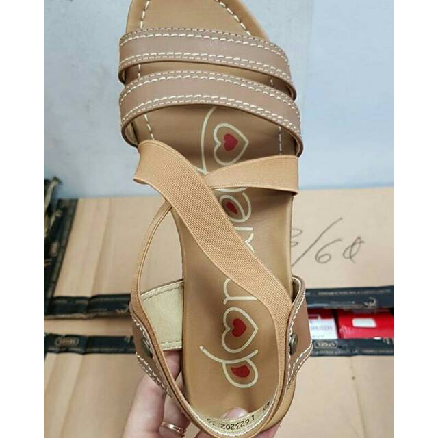 Sandal tali merk Donatello size 36