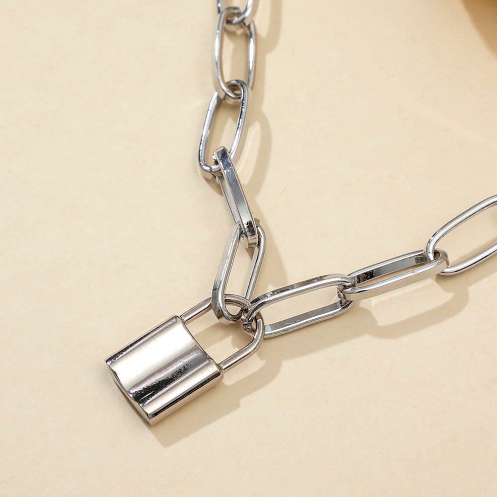 Hu Hu Hu Hu Hu Alat Bantu Pasang Kacamata♡ Kalung Rantai Liontin Gembok Hati Bahan Alloy Untuk Unisex