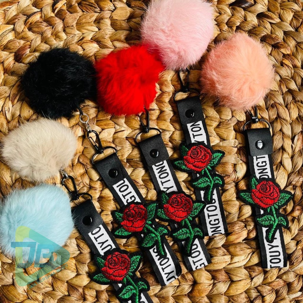 Cantolan Gantungan strap hiasan Tas Kunci Mobil Motor Aksesoris Motif Bulu pom pom Pompom Serbaguna JB5533