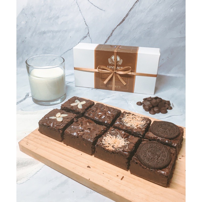 

(PROMO) Fudgy Brownies Luvian's Bakery - Brownies Panggang Coklat Premium Topping