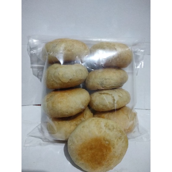 

Pia kacang hijau renyah gurih isi 8 pcs home Made.
