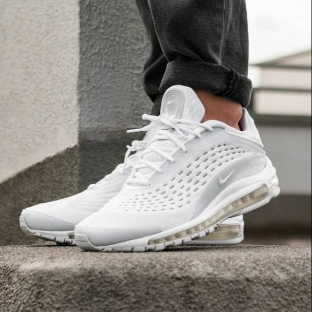 air max deluxe triple grey