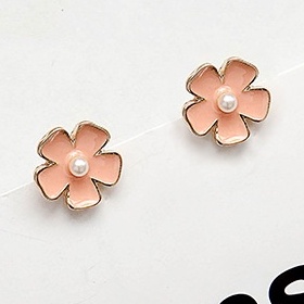 Anting Desain Bunga Aksen Mutiara Bahan Logam Gaya Korea Untuk Musim Panas