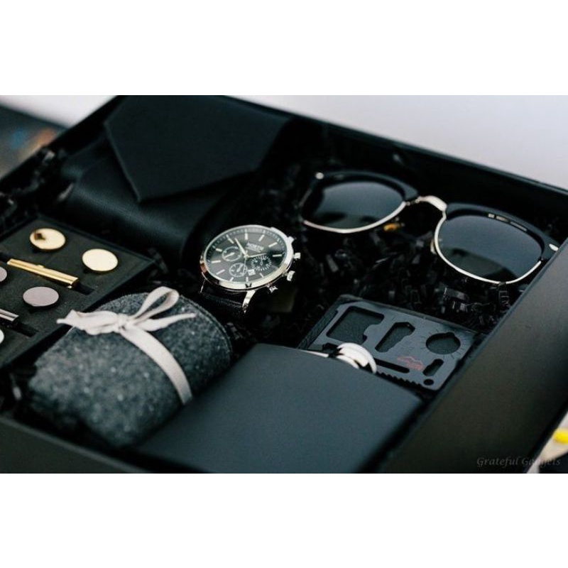 

HAMPERS BOX