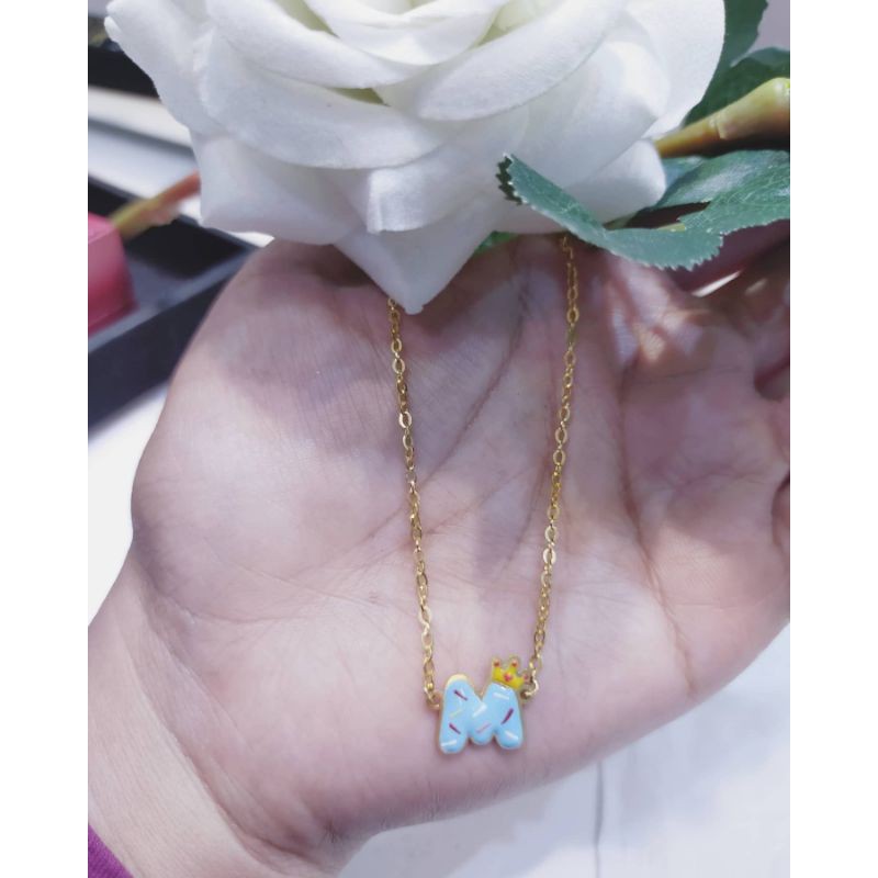 kalung anak huruf M