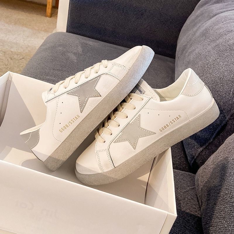 Sneakers Wanita Sepatu Cewek Terbaru dengan Designe Simple namun Elegan