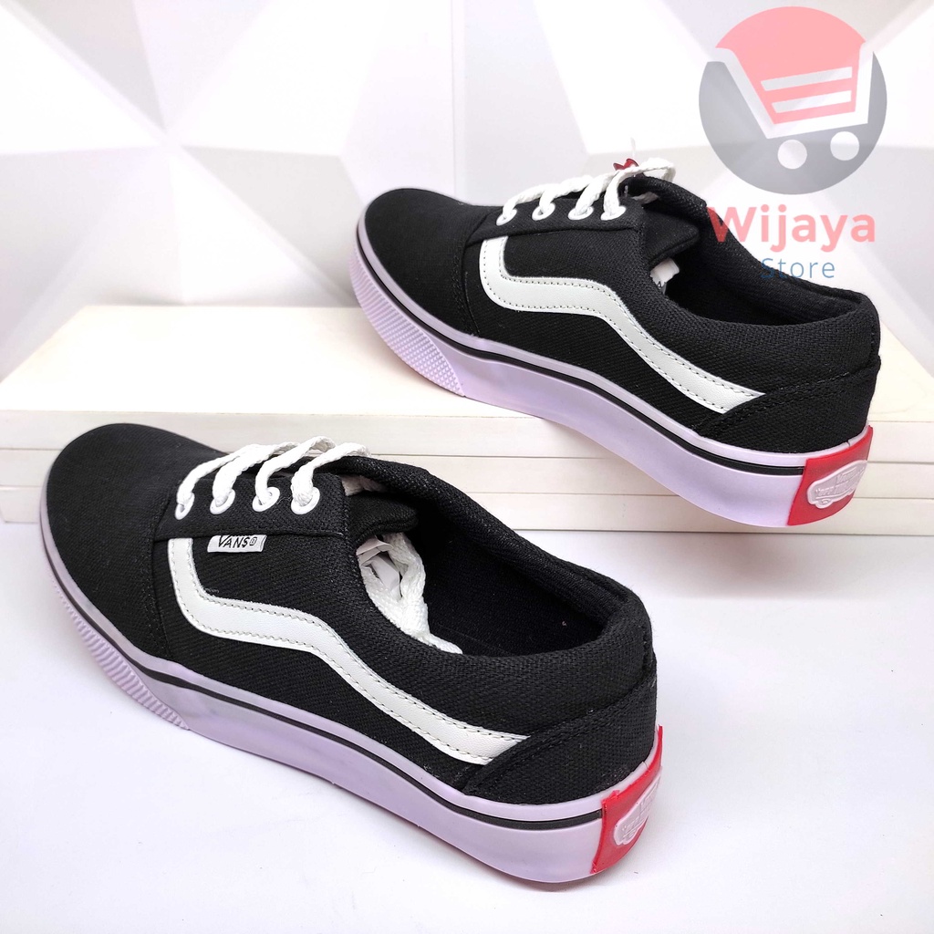 Sepatu Sneaker Vans Old Skool 36-40 - Kets Trendi untuk Wanita dan Pria