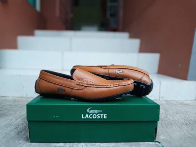 LACOSTE Sepatu Pantofel Kulit