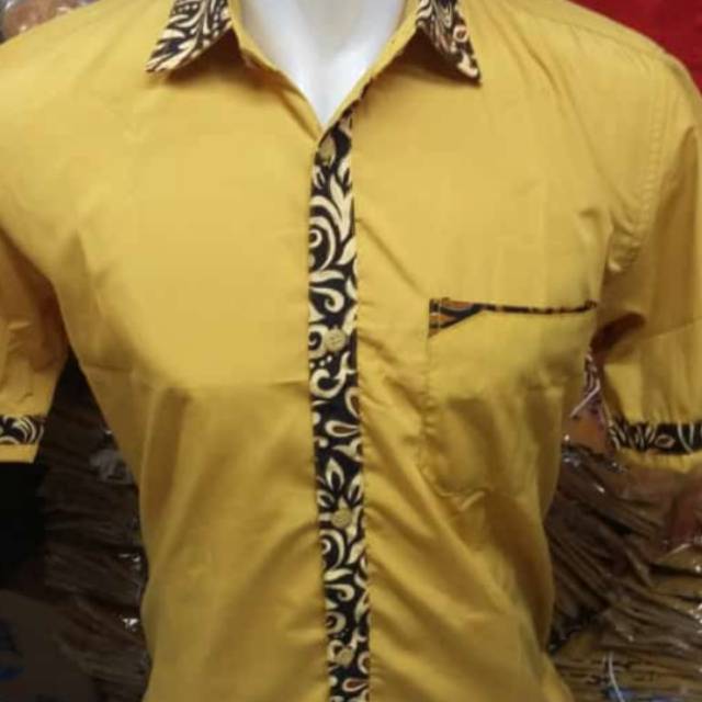 Kemeja partai Hanura.