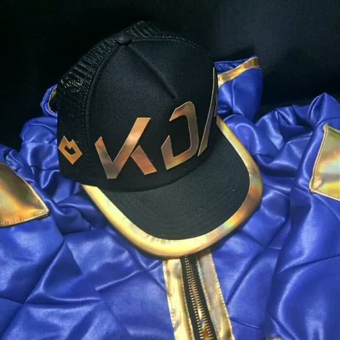 TOPI AKALI K/DA LIST GOLD SNAPBACK/BASEBALL HAT