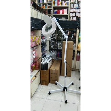 lampu facial LED kaca pembesar