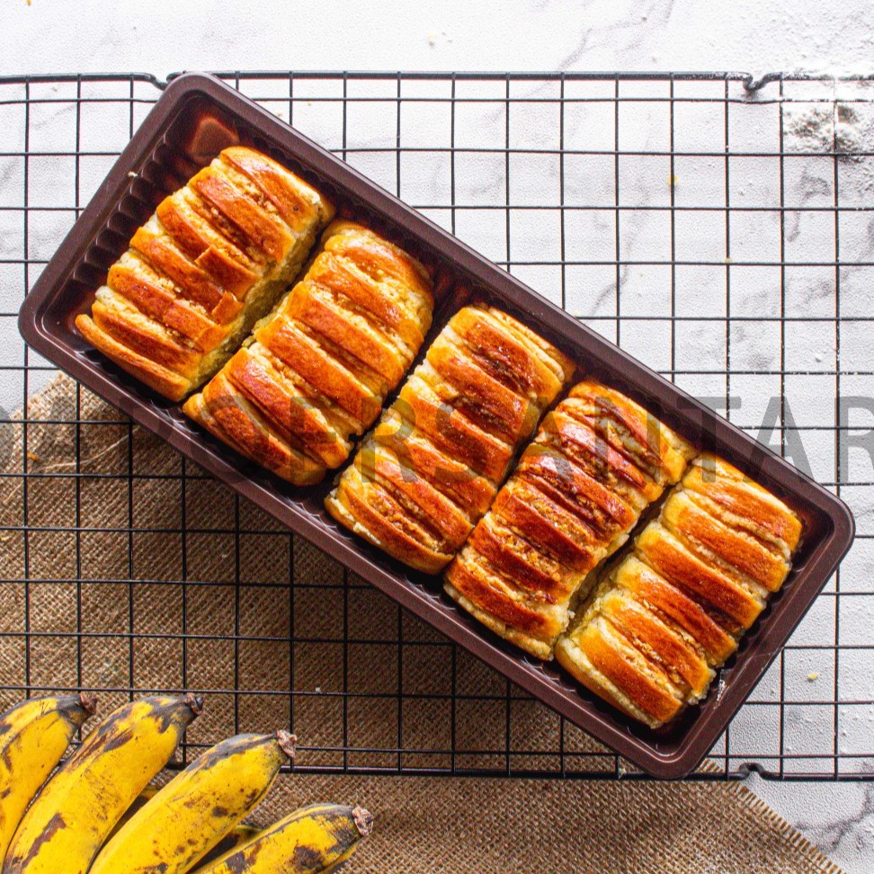 

kue roti bolu banana roll cake untuk Acara Ultah Kantor