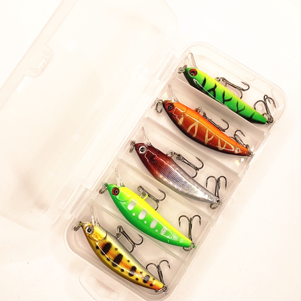 5pcs / Kotak Umpan Pancing Ikan Minnow 5cm 5g Dengan Kail Wobbler