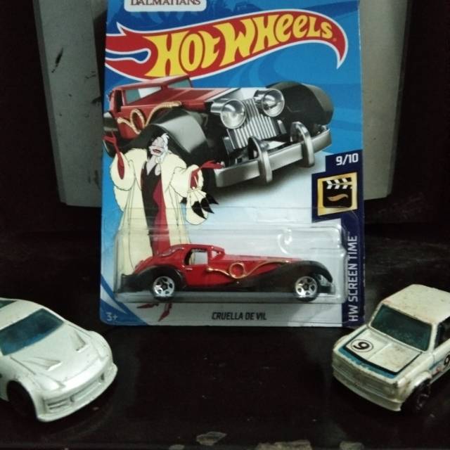 Hotwheels cruella de vil regular