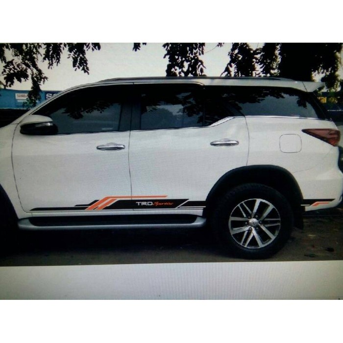 Cutting stiker mobil fortuner Stiker list trd sportivo Stiker list minimalis Stiker mobil toyota for