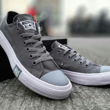 sepatu converse ptir pria dan wanita