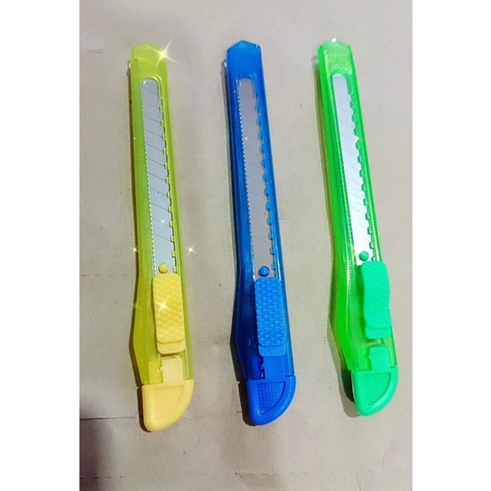 

PISAU CUTTER KECIL/PISAU KATER