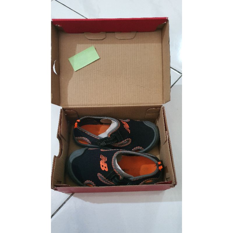 Original New Balance / Sepatu sandal anak new balance Preloved