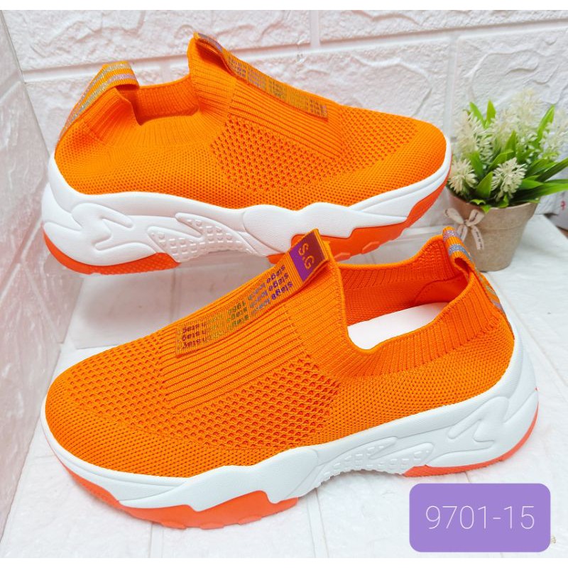 Sofiya Sepatu sport Slip on 9701-15