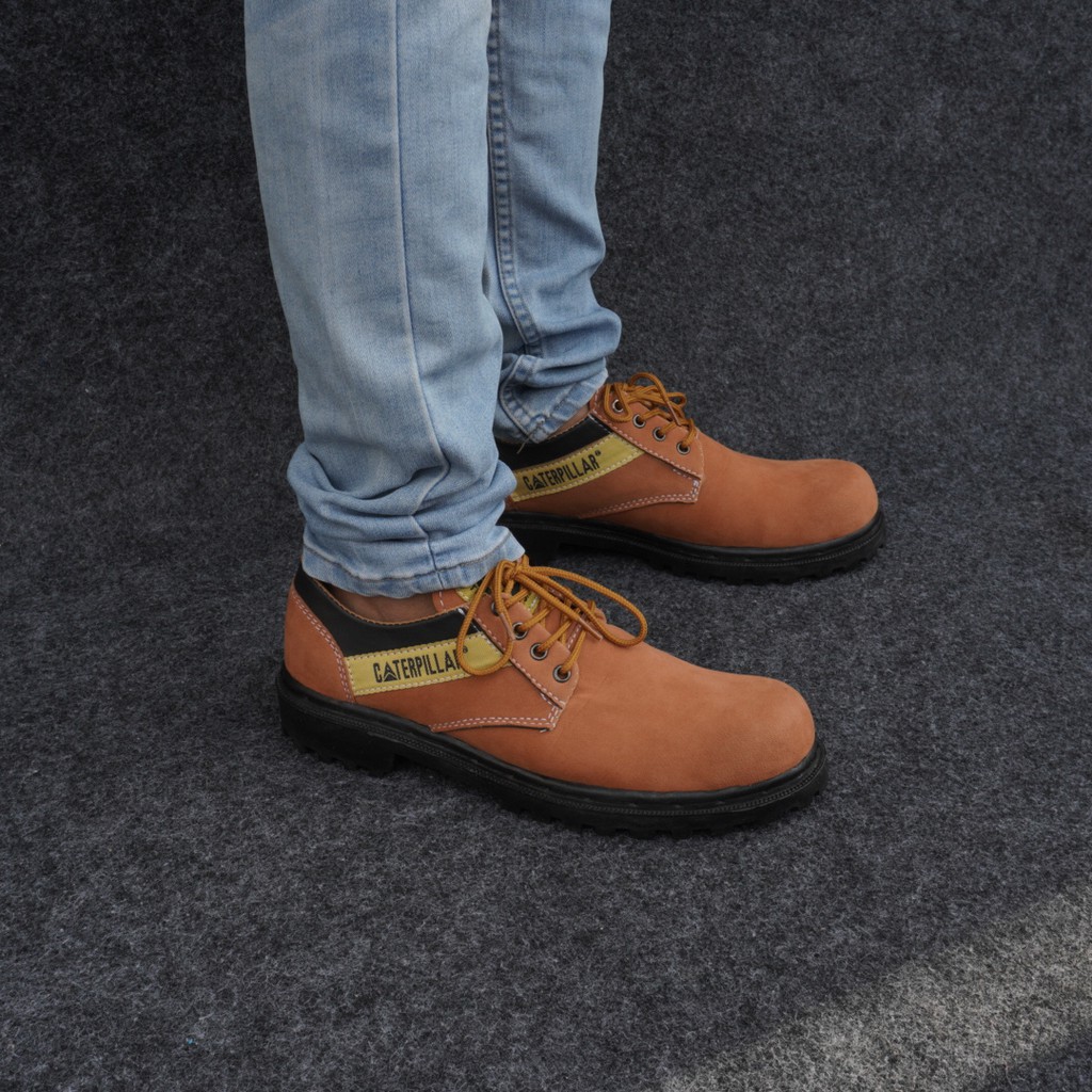 SIAP KIRIM! Sepatu Boots Sefti Pria Caterpillar Sby Suede TAN Low Ujung Besi Buts Safety Tracking