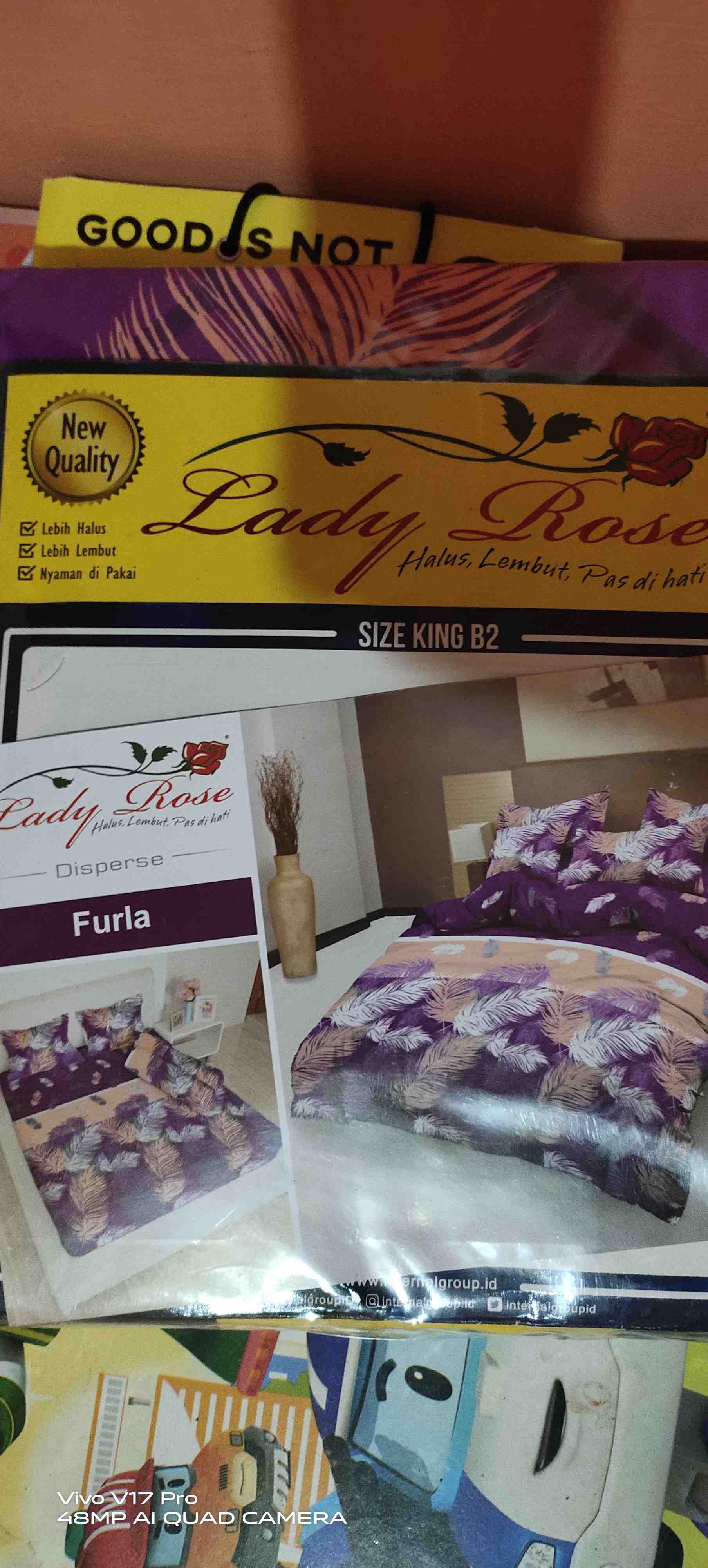 Sprei Lady Rose King 180x200cm.furla.glow.rainbow.hello Kitty Daniel.ice Green.tayo