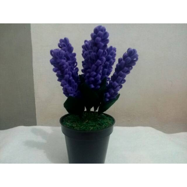 Bunga flanel lavender ungu