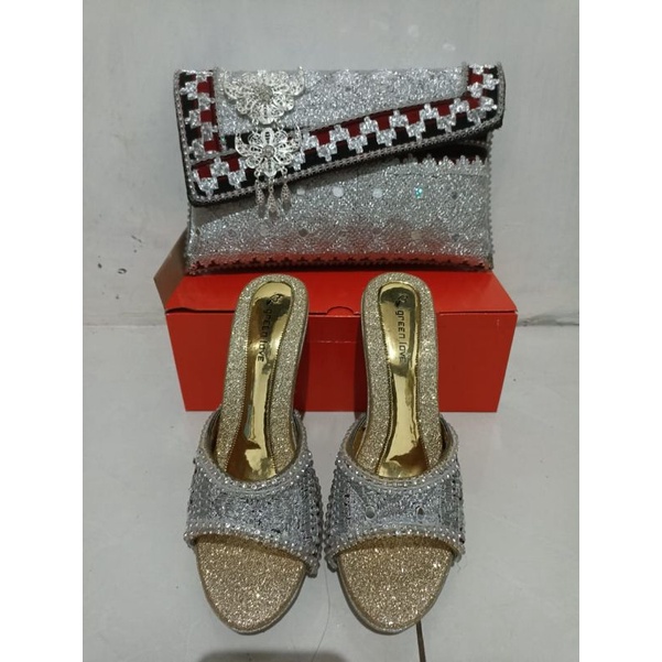 

Clutch Tapis Set Sendal M