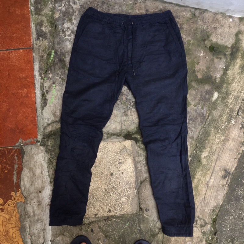 celana jogger Gu size 31-33, pria/cowok-second/bekas original