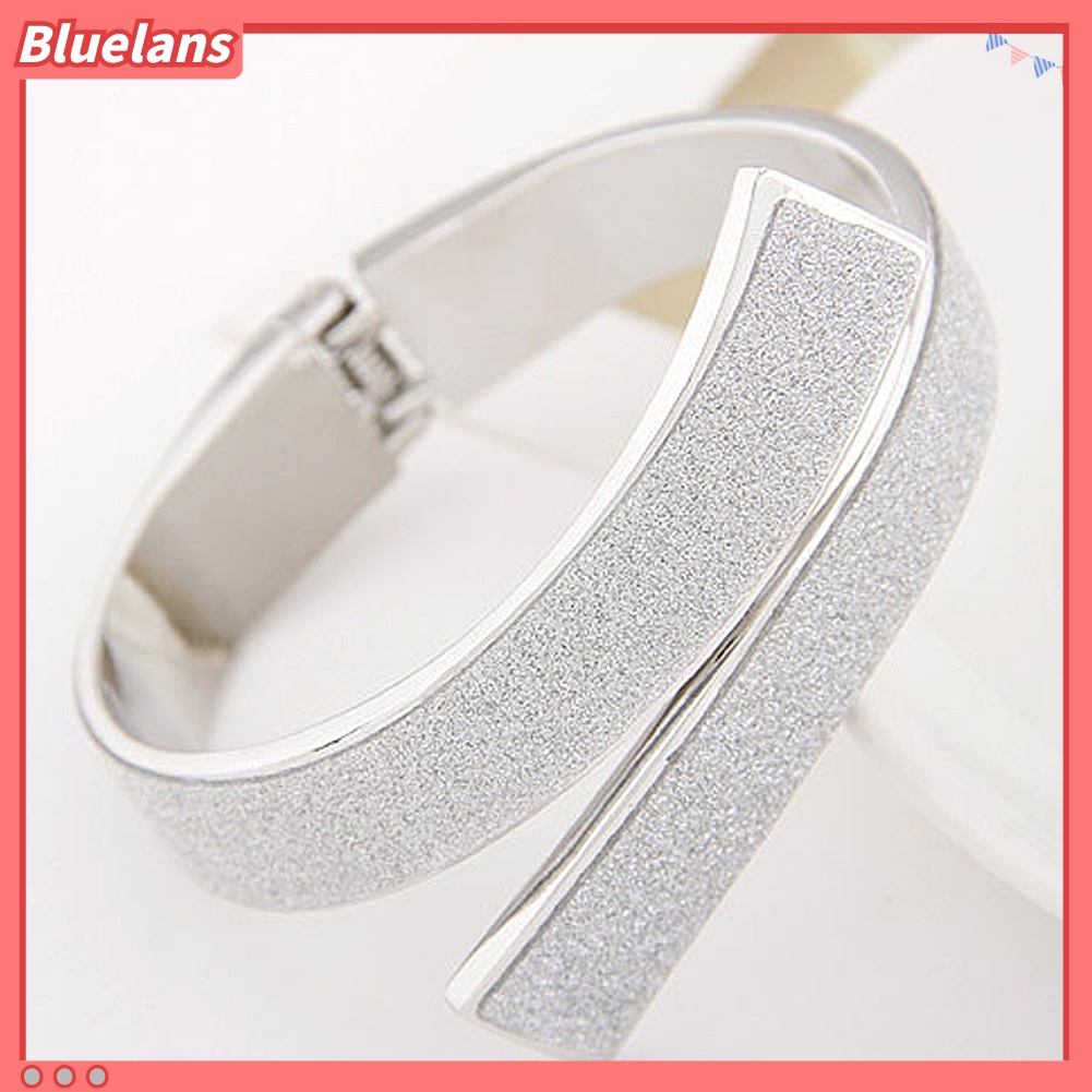 Gelang Bangle Model Terbuka Hias Glitter Gaya Elegan Untuk Wanita