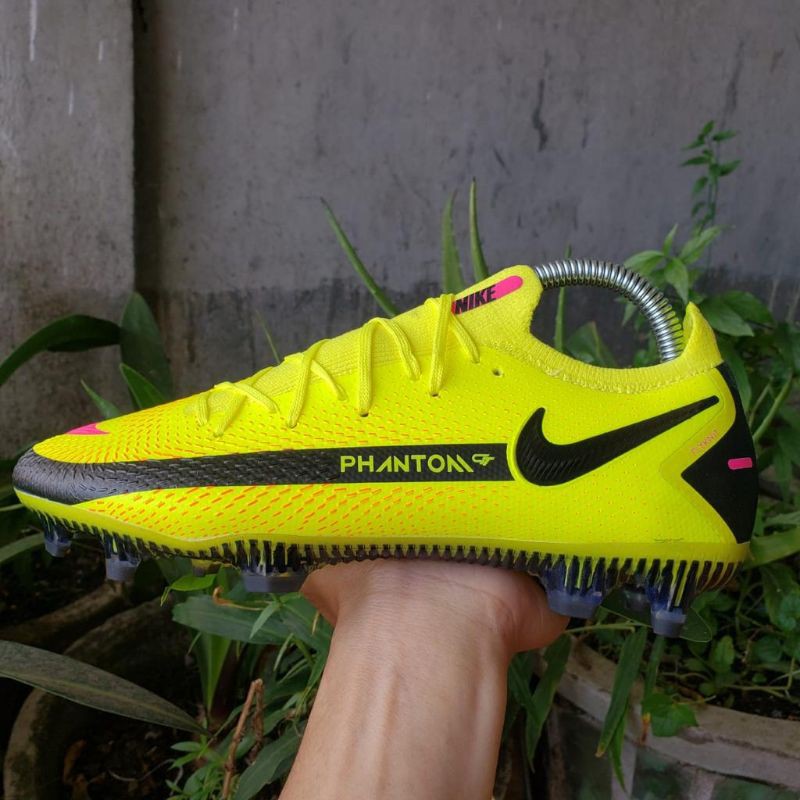 Sepatu Bola Nike Phantom GT Elite Yellow Black