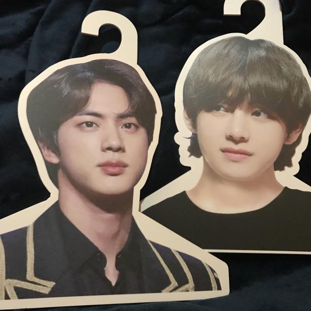Hanger Kpop / Gantungan Baju V Taehyung Bts