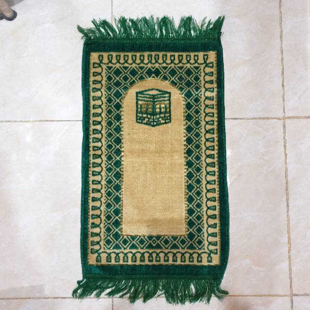 SAJADAH ANAK / SAJADAH IZMIR ANAK / SAJADAH TURKI ANAK / SAJADAH IZMIR TURKI MUKA KECIL